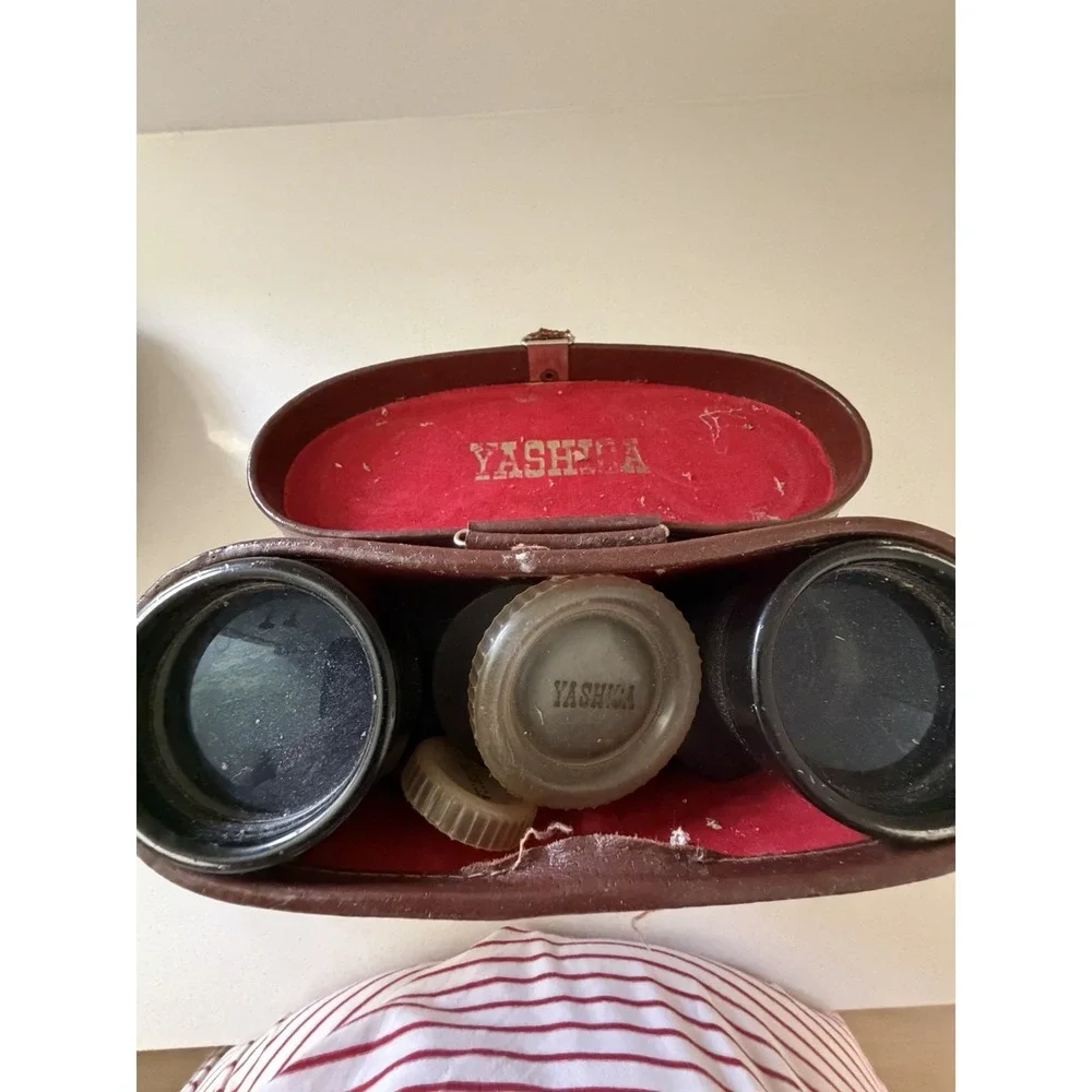 Vintage Yashica 7x50, 7.1 Degree Binoculars with Case - Working Condition